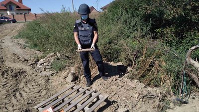 Ужгородець виявив на своїй ділянці артилерійський снаряд часів Другої світової війни