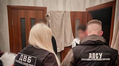 На Львівщині викрили жителя Франківщини, який допомагав ухилянтам виїхати за кордон — ДПСУ На Львівщині викрили жителя Франківщини, який допомагав ухилянтам виїхати за кордон — ДПСУ