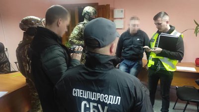 Погрожував розправою: на Вінниччині чоловік вимагав мільйон гривень вигаданого боргу Погрожував розправою: на Вінниччині чоловік вимагав мільйон гривень вигаданого боргу