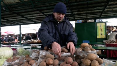 Найдорожча за 10 років: чому на Чернігівщині зросла ціна на картоплю і на скільки Найдорожча за 10 років: чому на Чернігівщині зросла ціна на картоплю і на скільки