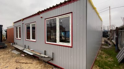 У Прилуках виготовляють побутові модулі, у яких житимуть військові