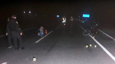 На Хмельниччині мотоцикліст збив 14-річну велосипедистку. Дівчина у лікарні