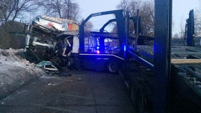 На Чернігівщині зіткнулися дві вантажівки: водії в лікарні