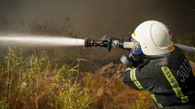 пожежа на полях зрошення, що горить на полях зрошення