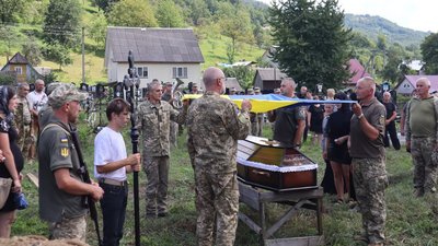 Прощання із захисником Василем Декетом