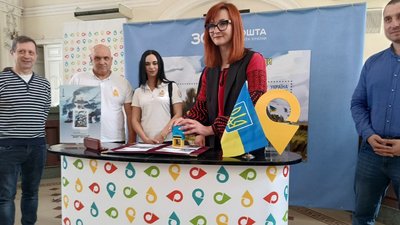 "Віримо, що усі російські кораблі будуть на дні": У Дніпрі погасили марку "Русскій воєнний флот — до дна" "Віримо, що усі російські кораблі будуть на дні": У Дніпрі погасили марку "Русскій воєнний флот — до дна"