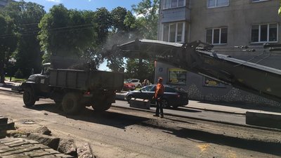 У Луцьку частково перекрили проспект Волі. Як їздитиме транспорт У Луцьку частково перекрили проспект Волі. Як їздитиме транспорт