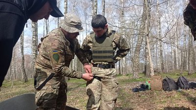 Тернополян вчили накладати турнікети Тернополян вчили накладати турнікети