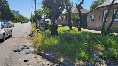 У Черкасах зіштовхнулися дві автівки. П'ятеро людей отримали травми, серед них — діти У Черкасах зіштовхнулися дві автівки. П'ятеро людей отримали травми, серед них — діти
