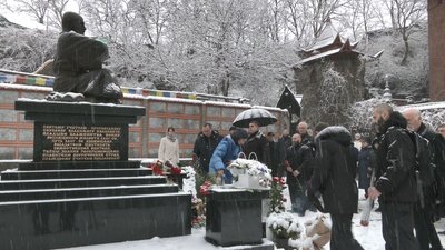 "Хотів, щоб тут був духовний центр": у Черкасах встановили пам'ятник засновнику буддистського храму