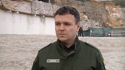 В Одесі продовжують будівництво на пляжі, де зруйнували рідкісну скелю В Одесі продовжують будівництво на пляжі, де зруйнували рідкісну скелю