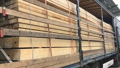 Схему незаконного вивезення деревини за кордон викрили на Закарпатті