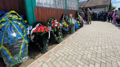У Бишкіні на Сумщині попрощалися з Володимиром Сущенком "Десантником"