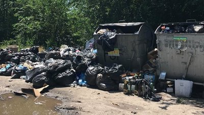 З набережної Запоріжжя не прибирають сміття