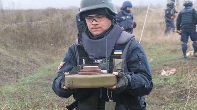 Піротехніки почали розмінування Богданівки і Петрівкого на Донбасі