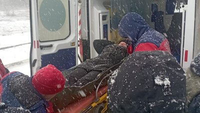Підозра на перелом стегна: на Харківщині врятували літню жінку, яка впала біля лісу Підозра на перелом стегна: на Харківщині врятували літню жінку, яка впала біля лісу