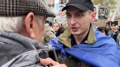 Зустріч Вагіза Хайрулліна із сином під час обміну військовополоненими 23 жовтня 2026 року