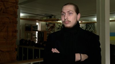"Мусимо пам’ятати, якою ціною наша свобода": у Чернігові студенти показали виставу за мотивами драми "Ми, Майдан" "Мусимо пам’ятати, якою ціною наша свобода": у Чернігові студенти показали виставу за мотивами драми "Ми, Майдан"