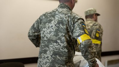 Військовослужбовцям Тернопільщини передали форму Військовослужбовцям Тернопільщини передали форму