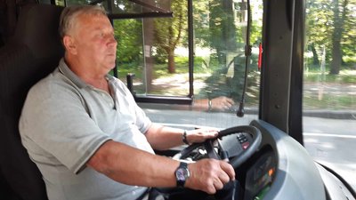 У Хмельницькому відновили маршрут №19 та пустили на нього великогабаритні автобуси У Хмельницькому відновили маршрут №19 та пустили на нього великогабаритні автобуси