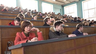 Тире, двокрапки й асфоделі: як у Черкасах писали диктант єдності
