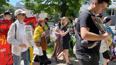 Врятувати героїв: у Черкасах родини полонених захисників "Азовсталі" провели акцію Врятувати героїв: у Черкасах родини полонених захисників "Азовсталі" провели акцію
