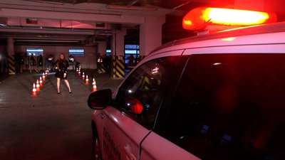 Щоб привернути увагу учасників дорожнього руху: у Чернігові вперше провели показ мод зі світловідбиваючими елементами Щоб привернути увагу учасників дорожнього руху: у Чернігові вперше провели показ мод зі світловідбиваючими елементами