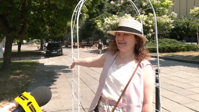 Охолоджувальні рамки та поливання доріг: Як у Рівному борються зі спекою Охолоджувальні рамки та поливання доріг: Як у Рівному борються зі спекою