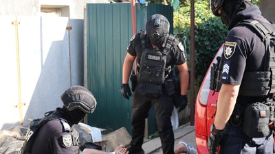 Двох миколаївців підозрюють у вимаганні грошей за комунальні послуги Двох миколаївців підозрюють у вимаганні грошей за комунальні послуги