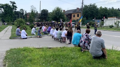 У Славуті 25 липня попрощались з загиблим воїном Русланом Данильчуком. У Славуті 25 липня попрощались з загиблим воїном Русланом Данильчуком.