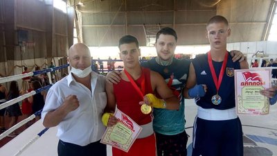 Спортсмени Херсона вибороли золоті медалі на всеукраїнському турнірі з боксу