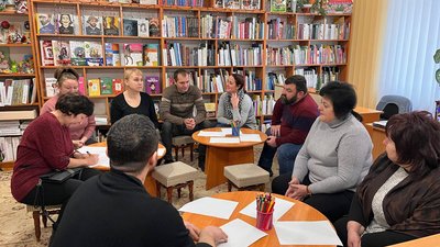 На Тернопільщині для переселенців провели арттерапевтичне заняття На Тернопільщині для переселенців провели арттерапевтичне заняття
