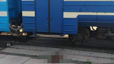 На Житомирщині на залізничному переїзді травмувалися двоє людей На Житомирщині на залізничному переїзді травмувалися двоє людей