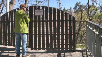 Міст кохання у Черкасах: чи будуть його убезпечувати від охочих звести рахунки життям Міст кохання у Черкасах: чи будуть його убезпечувати від охочих звести рахунки життям