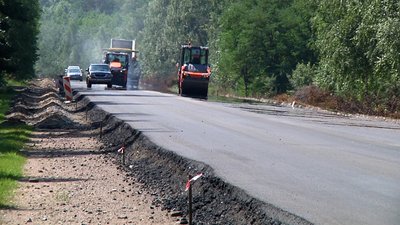 На Житомирщині розпочали ремонт ще однієї ділянки дороги новим методом