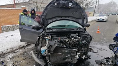 Один без прав, інший напідпитку: у Сумах аварія з трьома травмованими Один без прав, інший напідпитку: у Сумах аварія з трьома травмованими