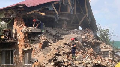 На Харківщині з-під завалів будинку дістали жінку, яка загинула тиждень тому