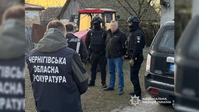 Затримали підозрюваного в фіктивному працевлаштуванні чоловіків