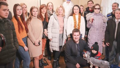 "Коли сам спілкуєшся з бійцями, то не можеш не допомагати". Історія волонтерства Олена Соловій та Олег Хемич "Коли сам спілкуєшся з бійцями, то не можеш не допомагати". Історія волонтерства Олена Соловій та Олег Хемич