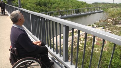 Житомирський парк перевірили на доступність для людей, які пересуваються на візках Житомирський парк перевірили на доступність для людей, які пересуваються на візках