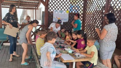 У Миколаївському евакуаційному центрі 50 дітей отримують психологічну допомогу У Миколаївському евакуаційному центрі 50 дітей отримують психологічну допомогу