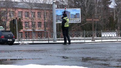 Що означають жести регулювальника: пояснення рівненського патрульного Що означають жести регулювальника: пояснення рівненського патрульного
