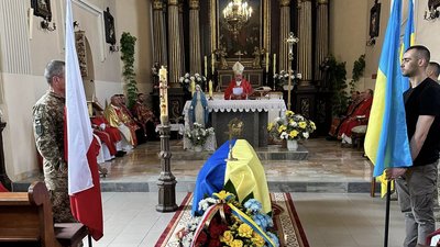 Панахида за загиблим бійцем із позивним "Монах" Панахида за загиблим бійцем із позивним "Монах"