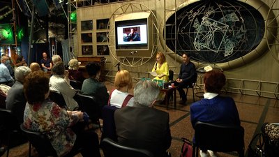 У Житомирі презентували книгу письменника В'ячеслава Шнайдера, видану після його смерті