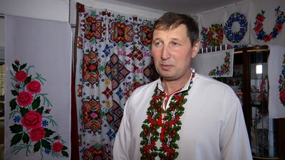 На Житомирщині близько тисячі рушників та картин вишили три жительки села Кашперівка На Житомирщині близько тисячі рушників та картин вишили три жительки села Кашперівка