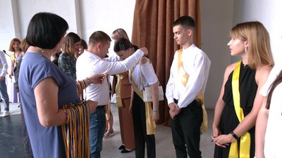 У Рівному медалістам-випускникам вперше вручили грошові сертифікати У Рівному медалістам-випускникам вперше вручили грошові сертифікати