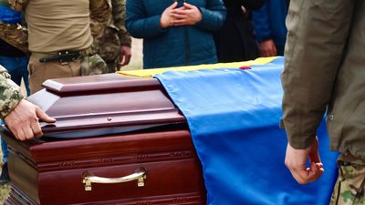 Лідера "Фрайкору" Тарасенка, який загинув у бою на Харківщині, поховали в Холодному Яру Лідера "Фрайкору" Тарасенка, який загинув у бою на Харківщині, поховали в Холодному Яру