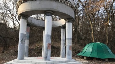 У Лубнах до кінця року мають відремонтувати альтанку Анни Керн У Лубнах до кінця року мають відремонтувати альтанку Анни Керн