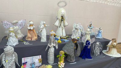"Янгол, який сумує": у Центрі позашкільної освіти Житомира працює виставка творчих робіт дітей до роковин Голодомору "Янгол, який сумує": у Центрі позашкільної освіти Житомира працює виставка творчих робіт дітей до роковин Голодомору