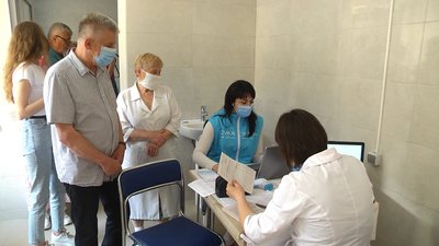 120 медичних працівників 8 червня ревакцинували південнокорейською вакциною AstraZeneca 120 медичних працівників 8 червня ревакцинували південнокорейською вакциною AstraZeneca